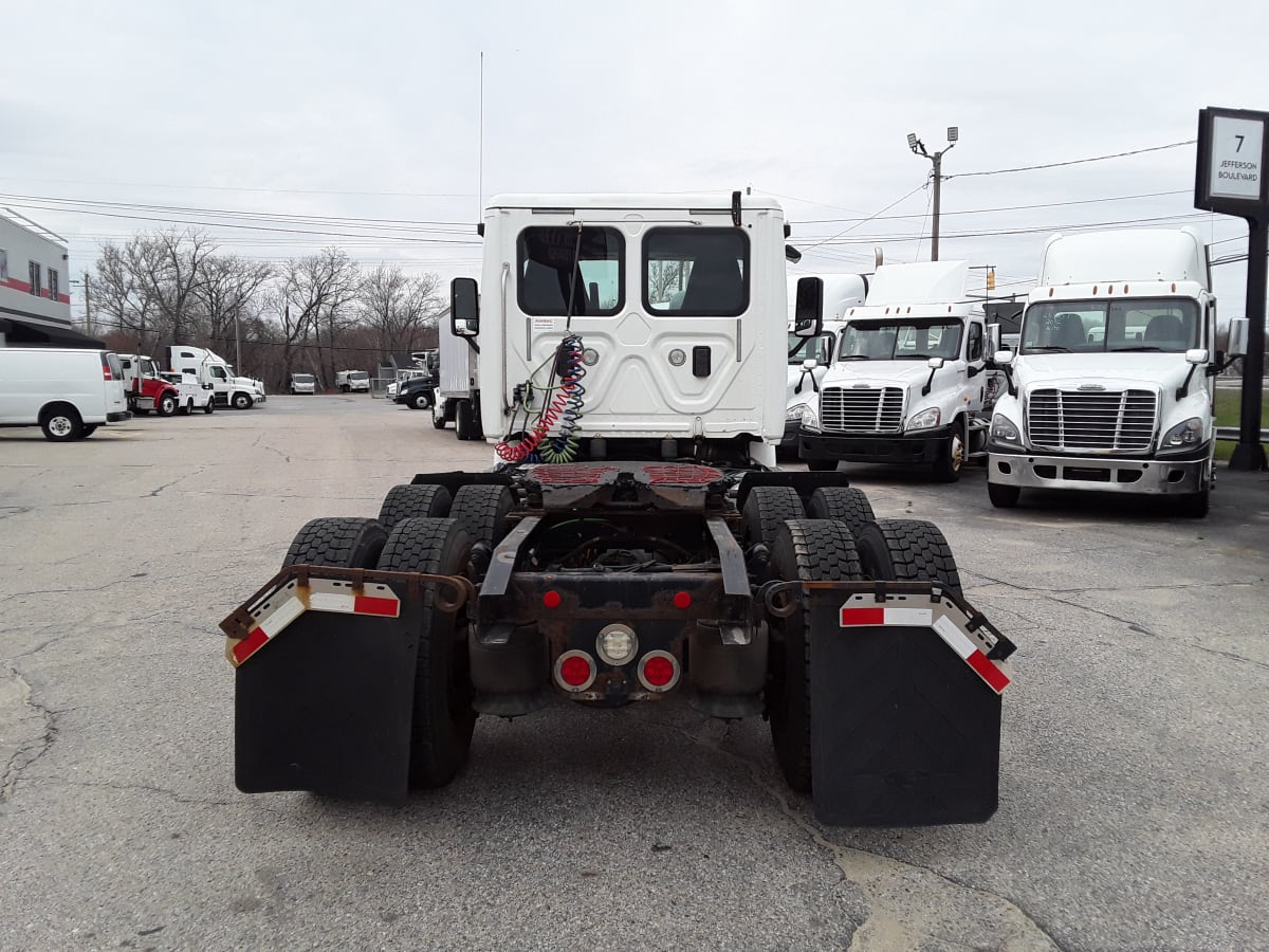 2017 Freightliner/Mercedes CASCADIA 113 672743