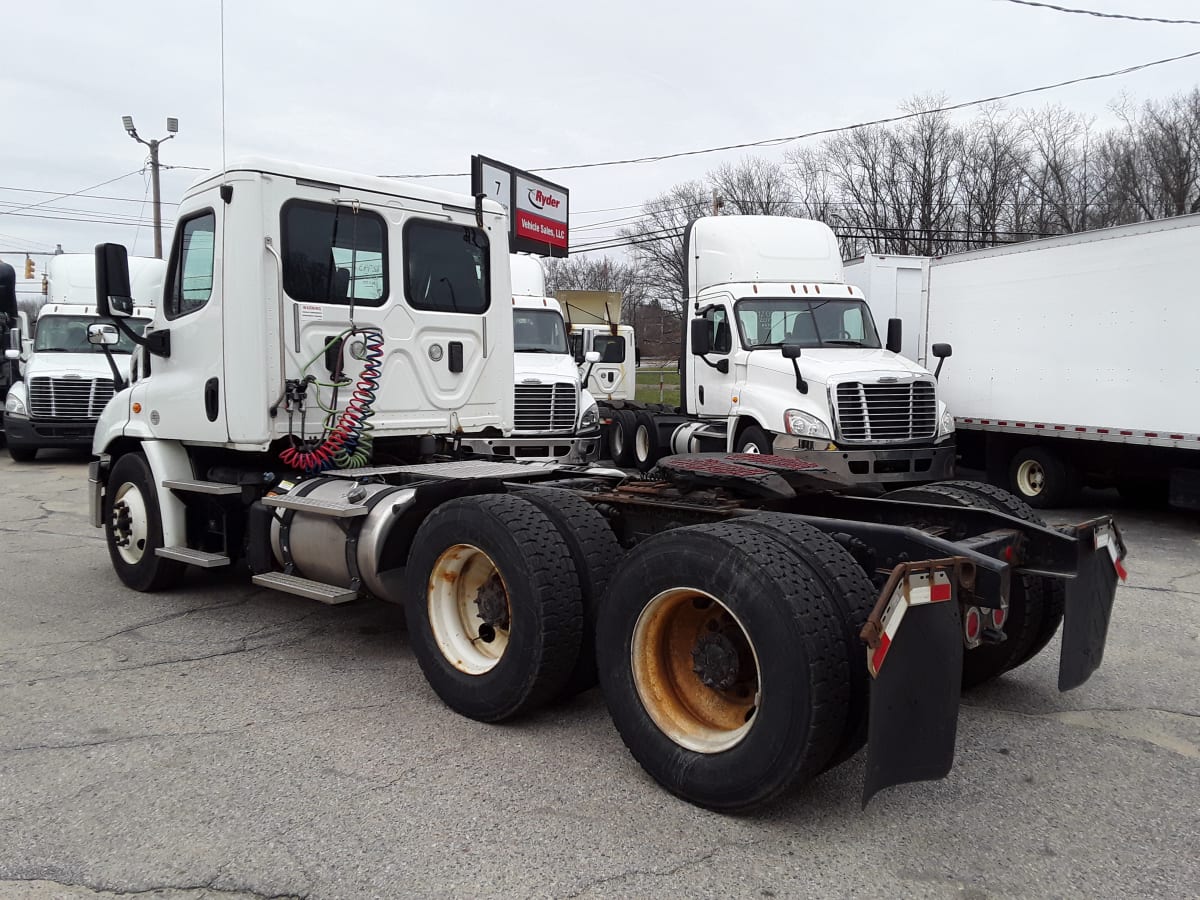 2017 Freightliner/Mercedes CASCADIA 113 672743