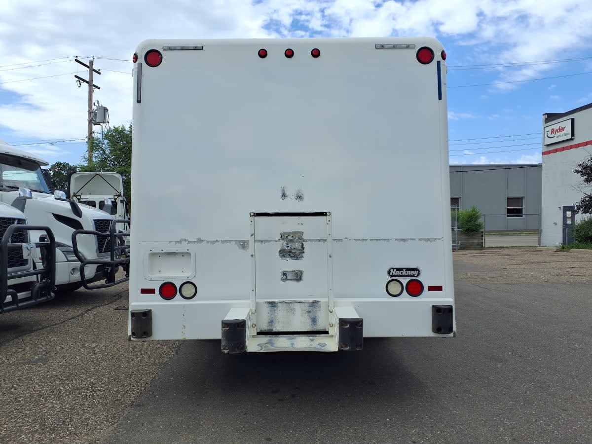 2017 Freightliner M2 106 672746