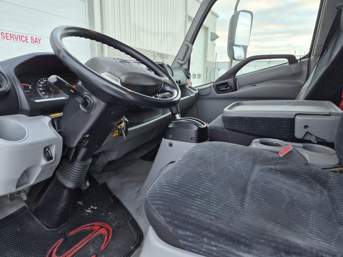 2017 Hino HINO 195 672747