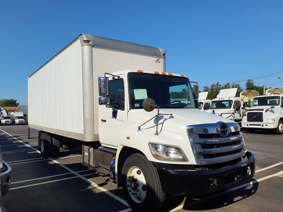 2017 Hino HINO 268 672807