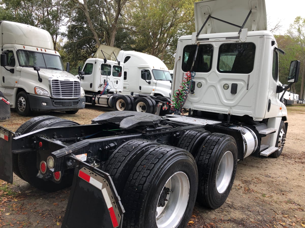 2017 Freightliner/Mercedes CASCADIA 125 672823