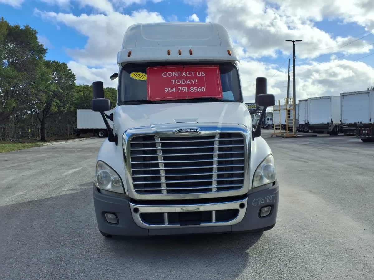 2017 Freightliner - image 2