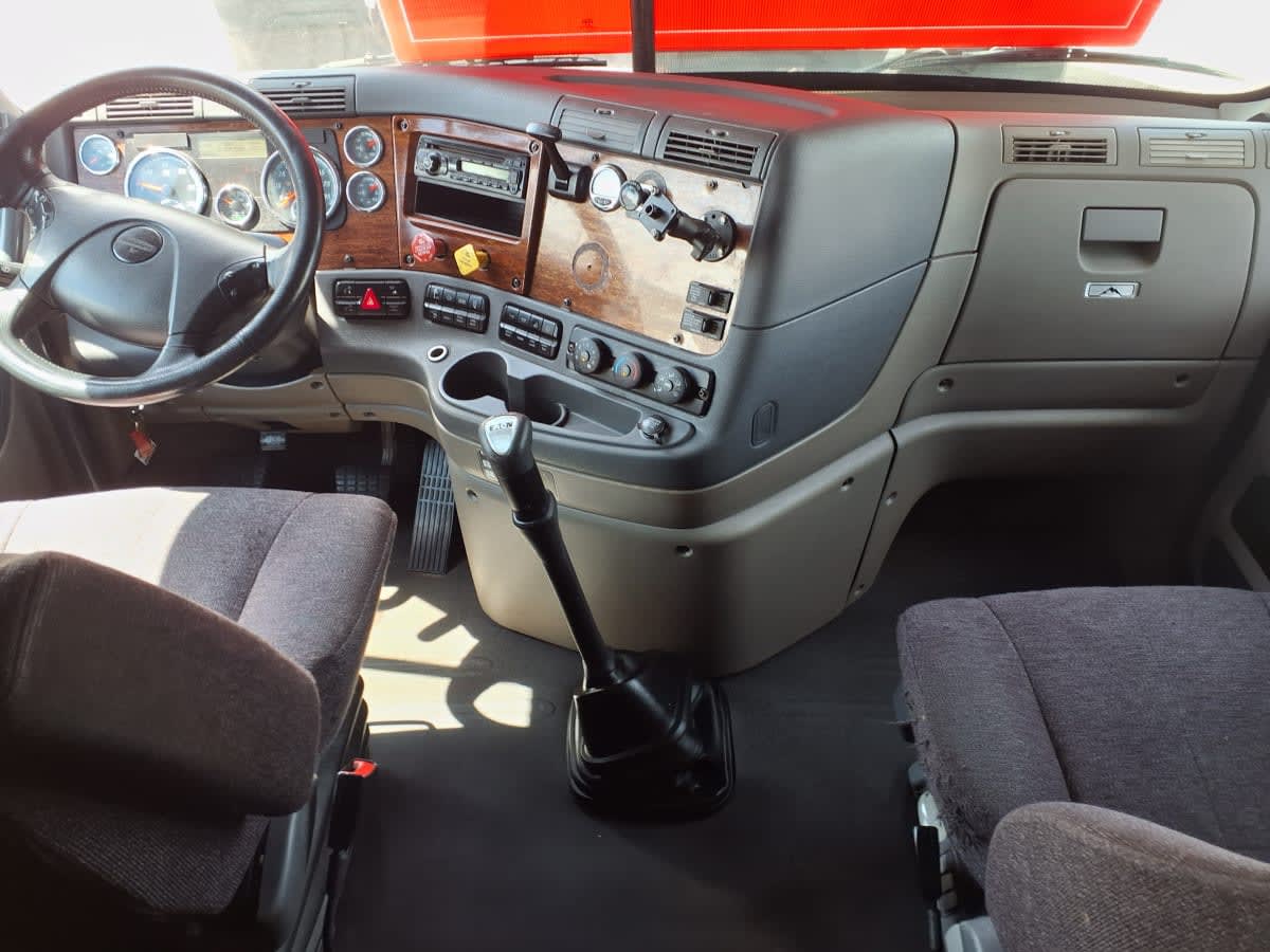 2017 Freightliner - image 7