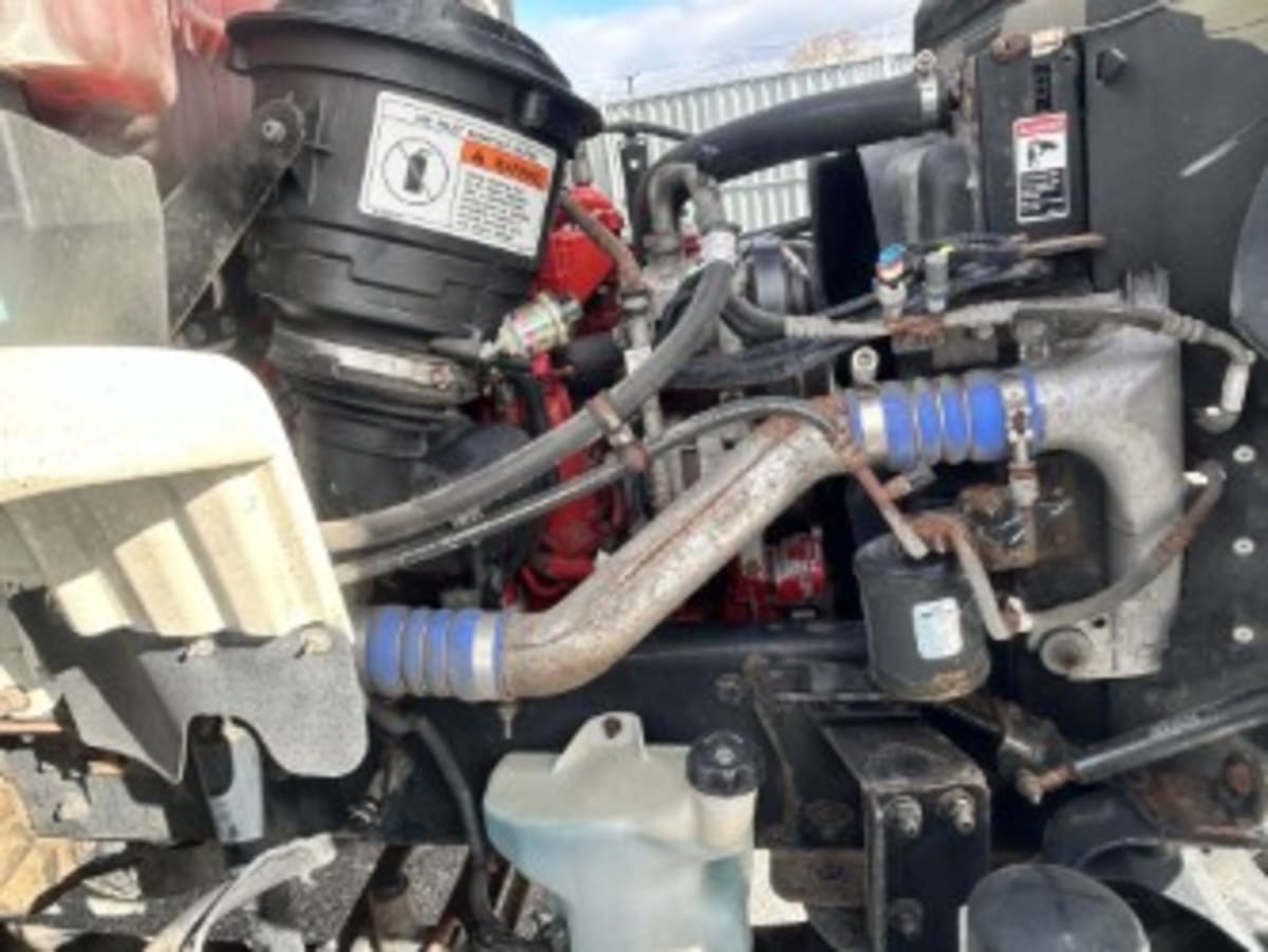 2017 Freightliner/Mercedes M2 106 672891