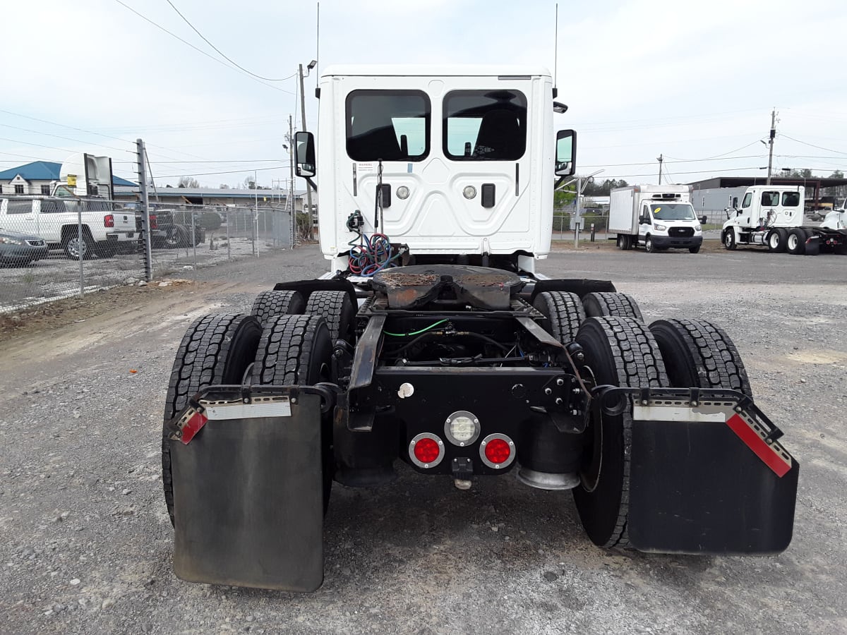 2017 Freightliner/Mercedes CASCADIA 125 672895