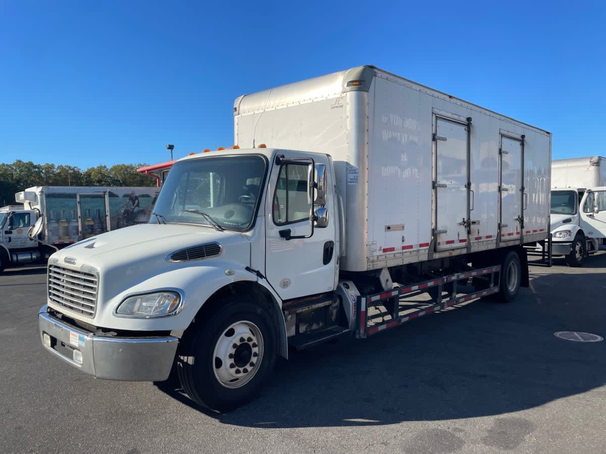 2017 Freightliner/Mercedes M2 106 672912 2017 Freightliner/Mercedes M2 106 672912