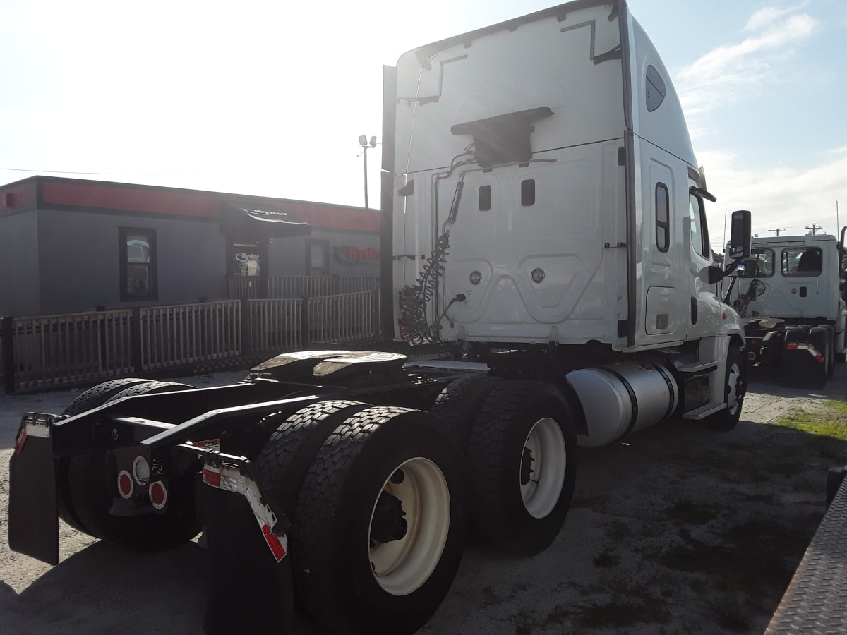 2017 Freightliner/Mercedes CASCADIA 125 672956