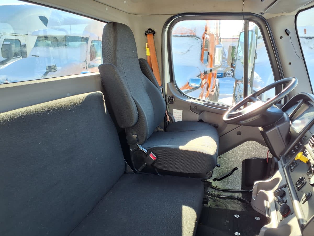 2017 Freightliner/Mercedes M2 106 673073