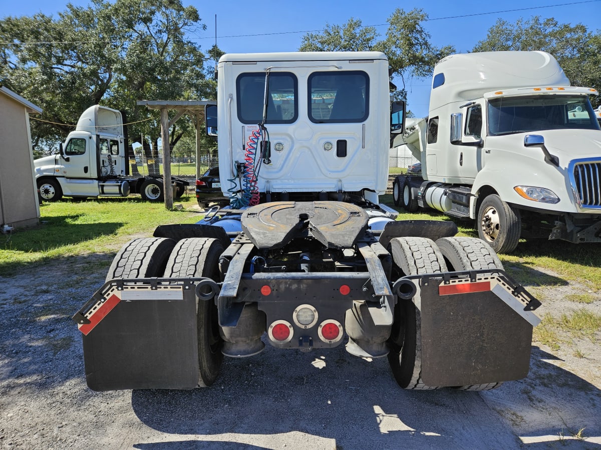 2017 Freightliner/Mercedes CASCADIA 113 673092