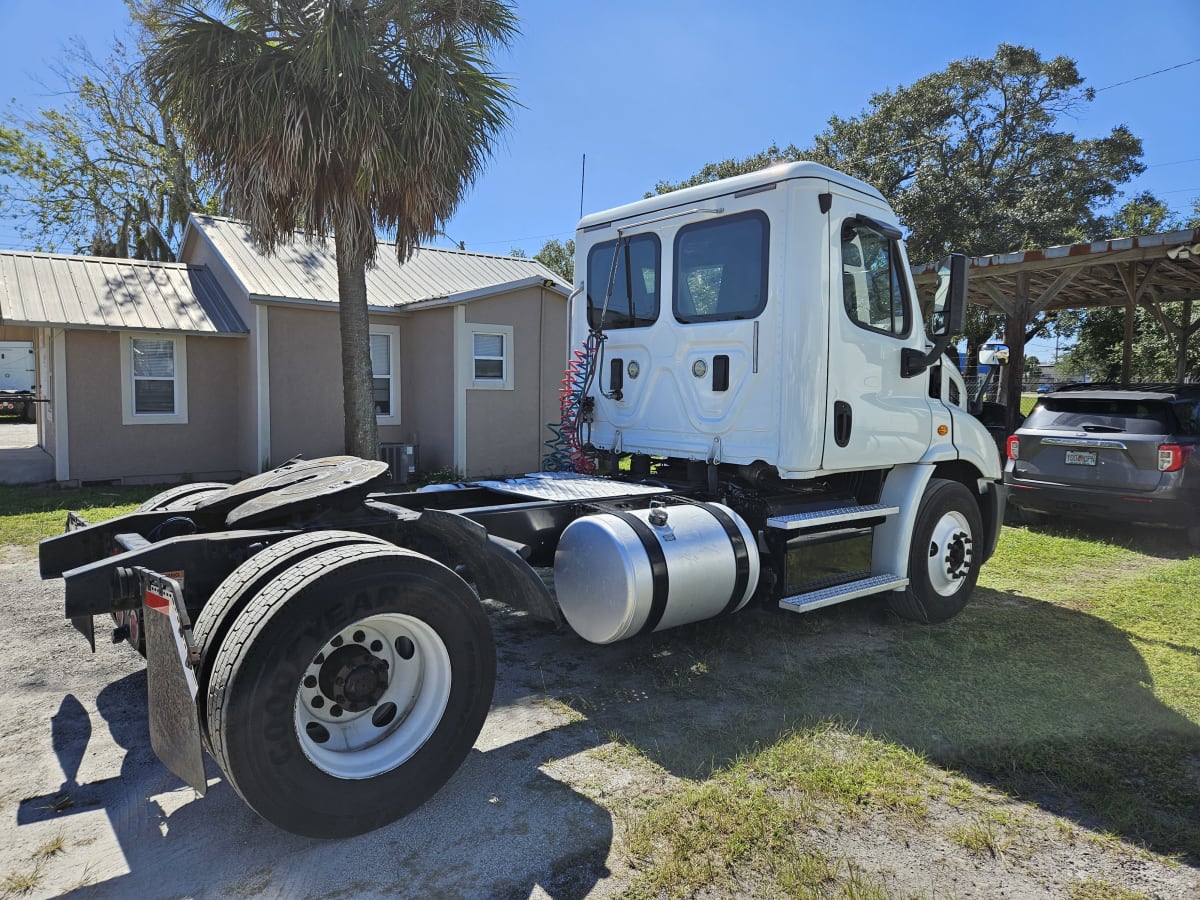 2017 Freightliner/Mercedes CASCADIA 113 673092