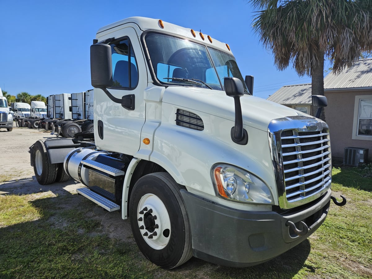 2017 Freightliner/Mercedes CASCADIA 113 673092