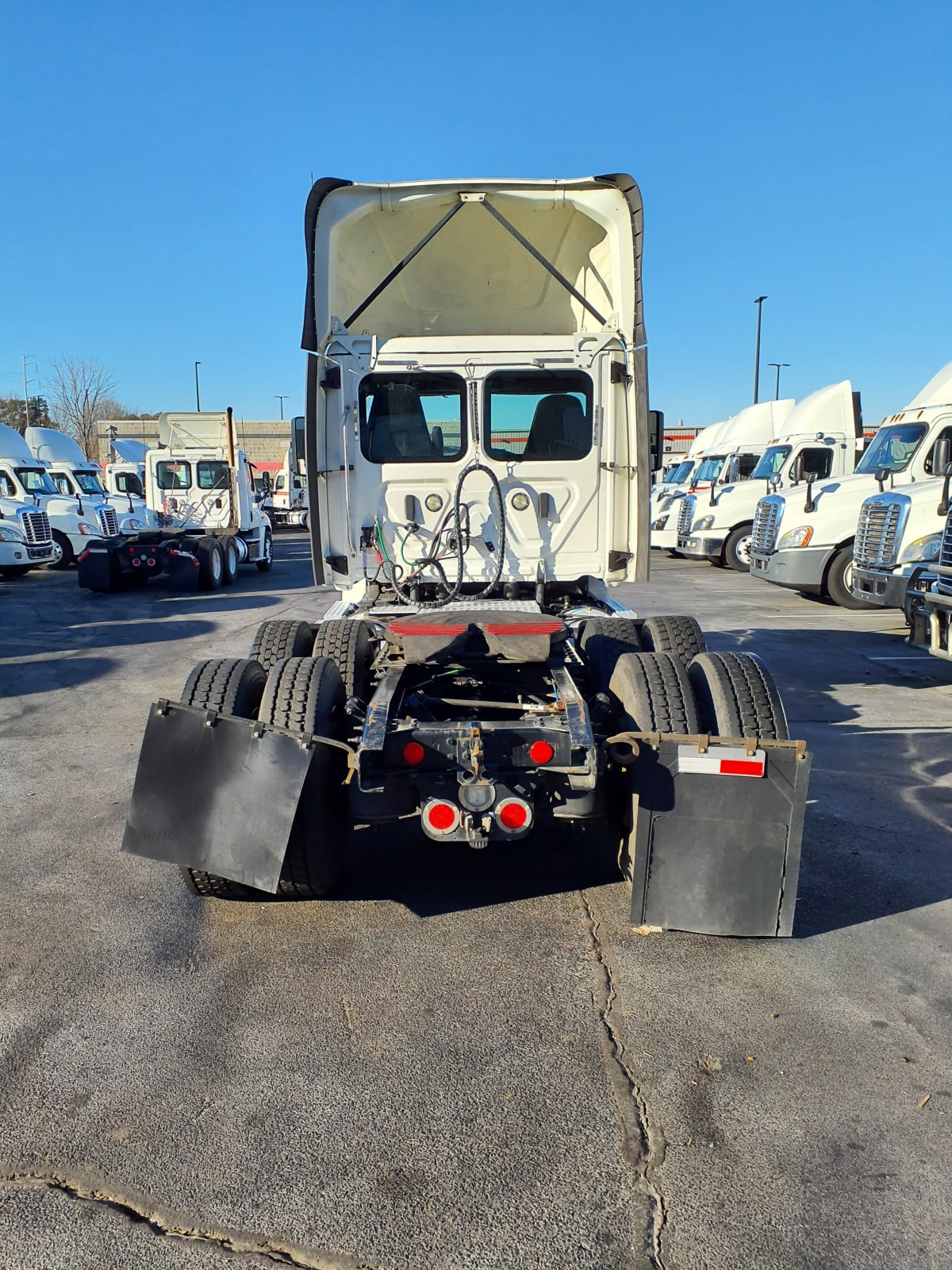 2017 Freightliner/Mercedes CASCADIA 125 673096