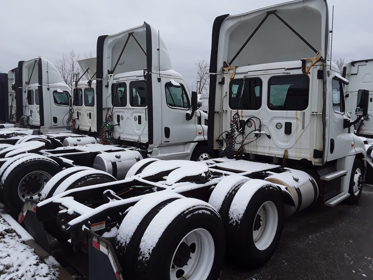 2017 Freightliner/Mercedes CASCADIA 125 673152