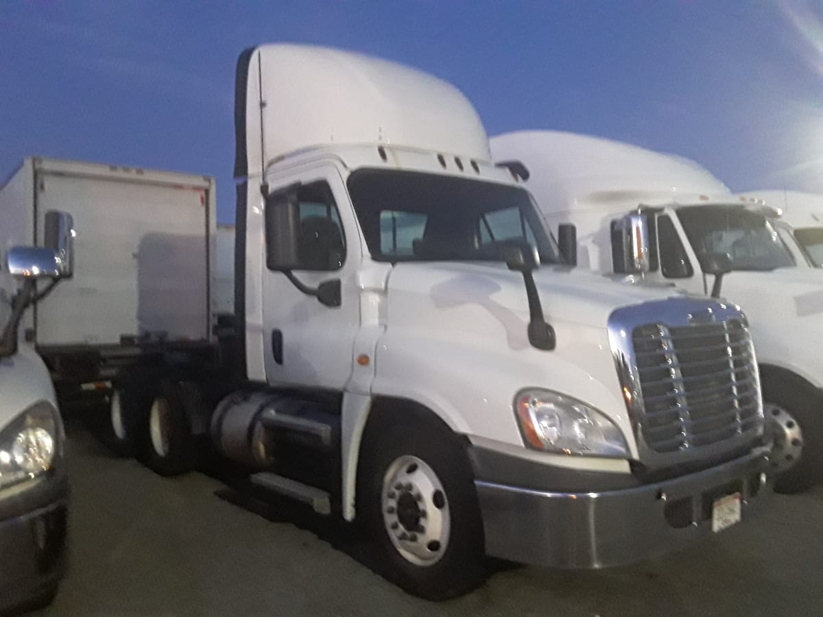 2017 Freightliner/Mercedes CASCADIA 125 673153