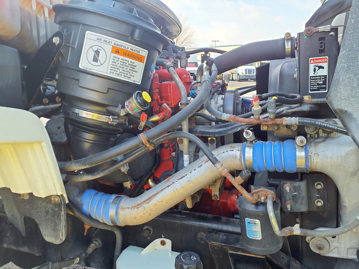 2017 Freightliner/Mercedes M2 106 673365