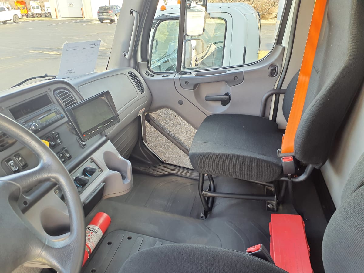 2017 Freightliner/Mercedes M2 106 673365