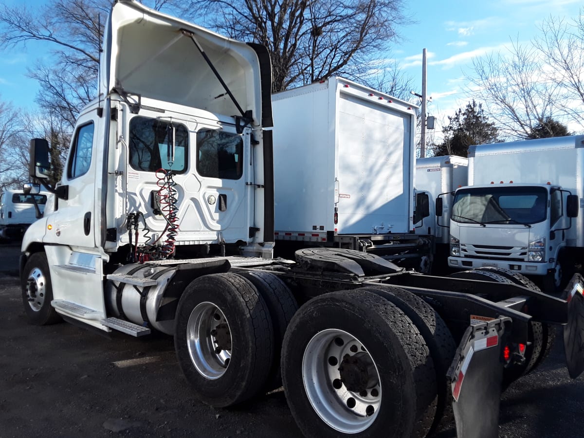 2017 Freightliner/Mercedes CASCADIA 125 673396