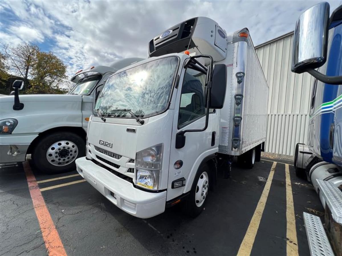 2017 Isuzu NPR 673406