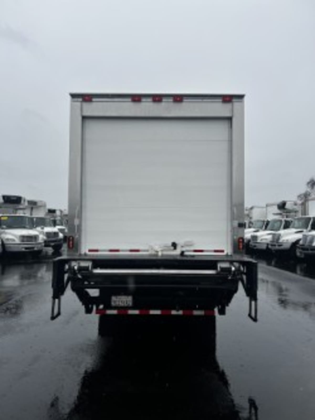 2017 Freightliner/Mercedes M2 106 673487