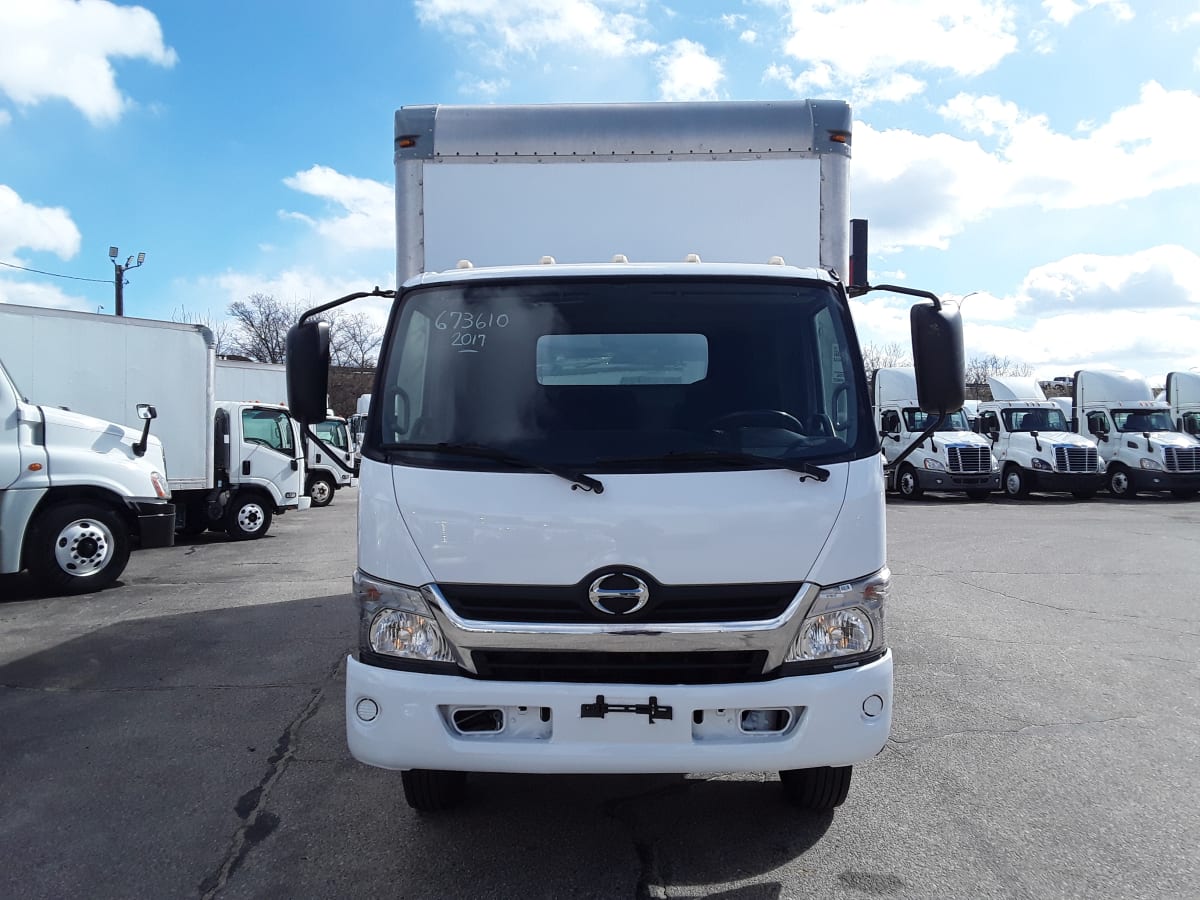 2017 Hino HINO 195 673610