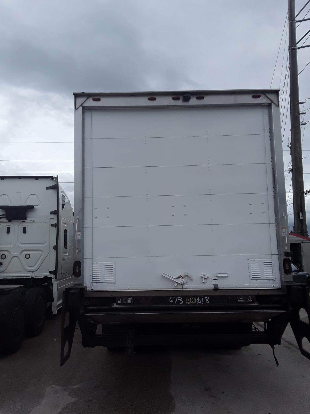 2017 Freightliner/Mercedes M2 106 673618