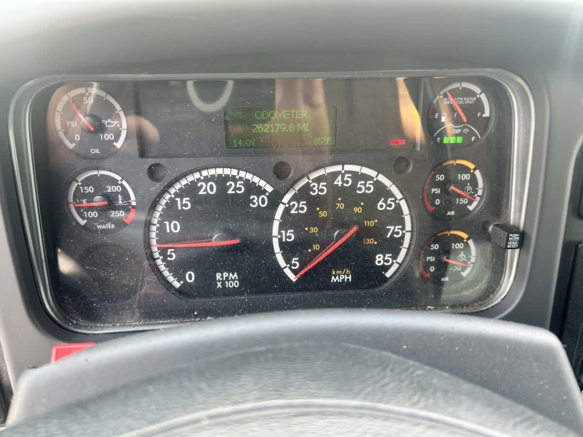 2017 Freightliner M2 106 673662