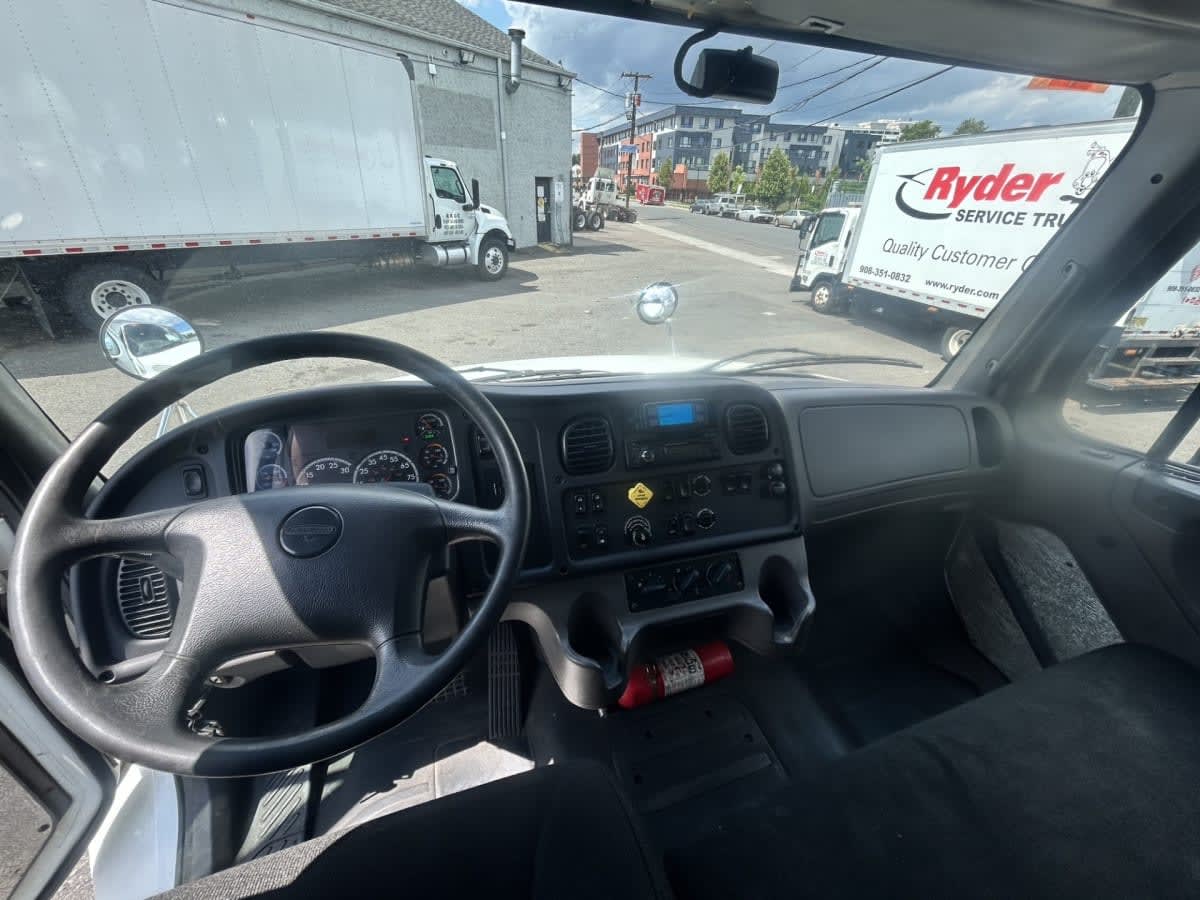 2017 Freightliner M2 106 673662