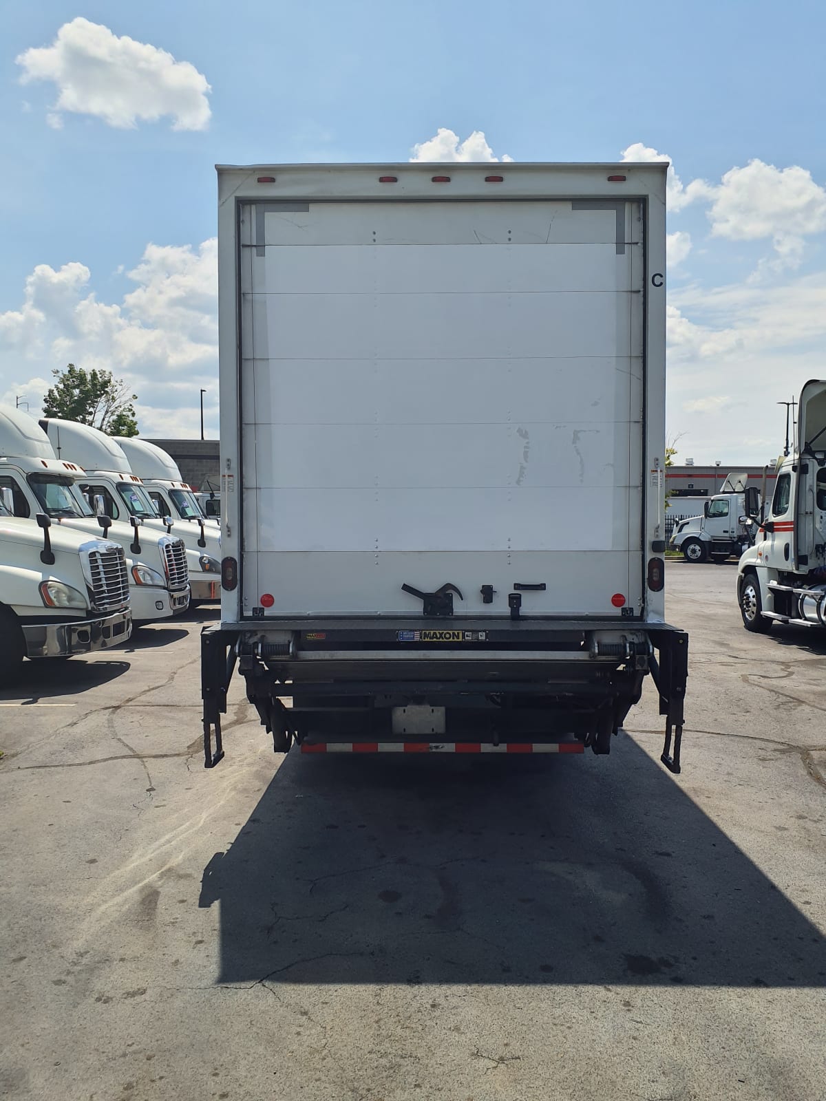 2017 Freightliner/Mercedes M2 106 673664