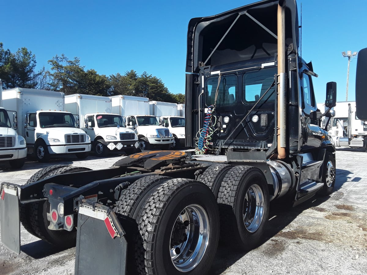 2017 Freightliner/Mercedes CASCADIA 125 673670