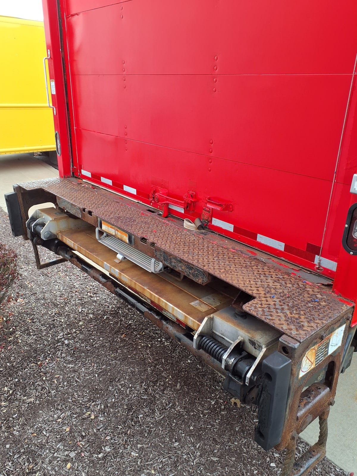 2017 Freightliner/Mercedes M2 106 673715