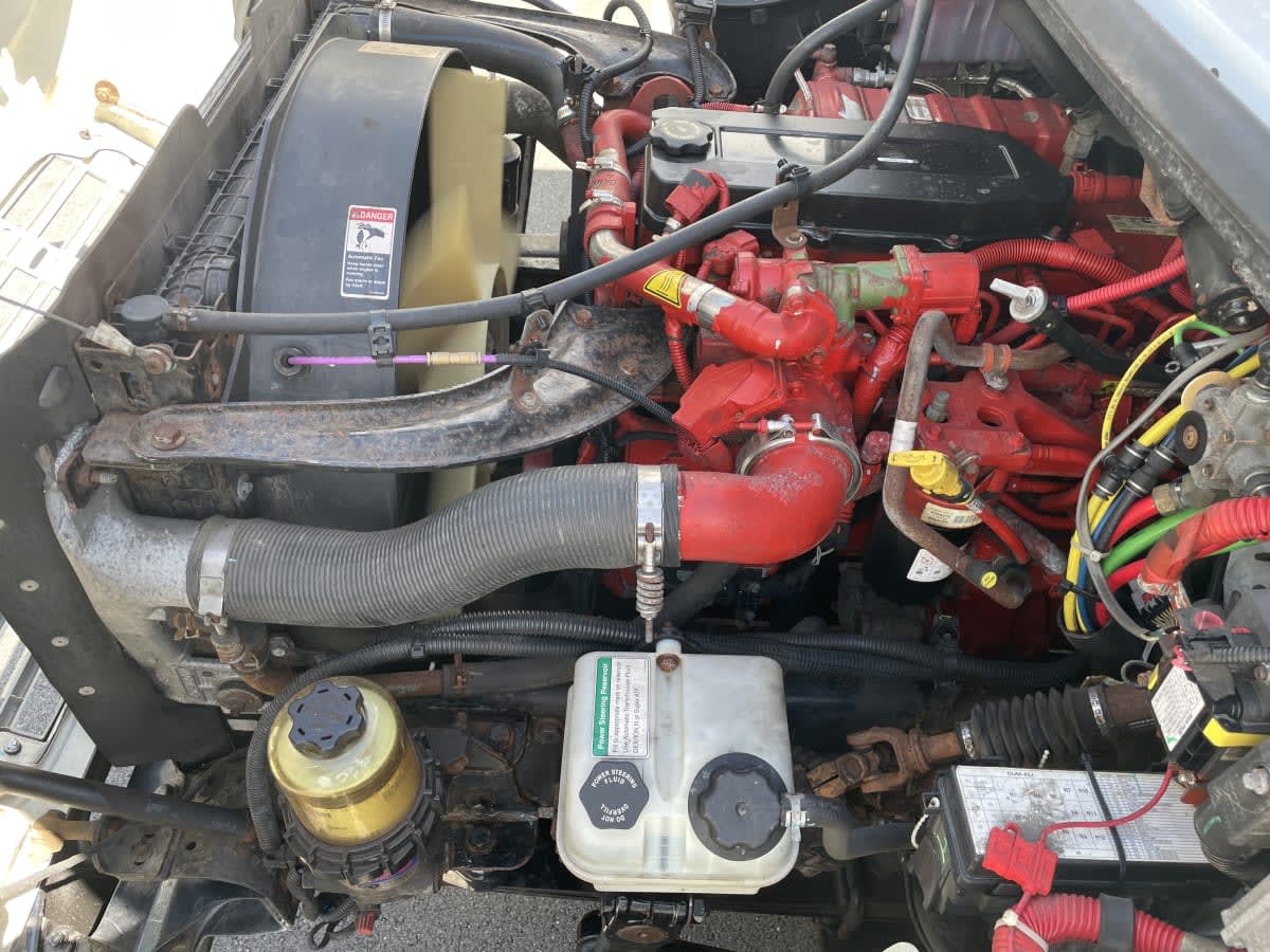 2017 Freightliner M2 106 673735