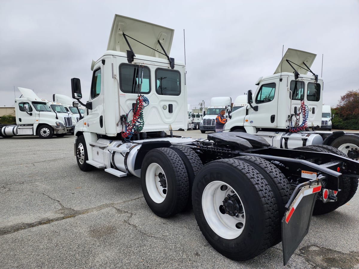 2017 Freightliner/Mercedes CASCADIA 125 673775