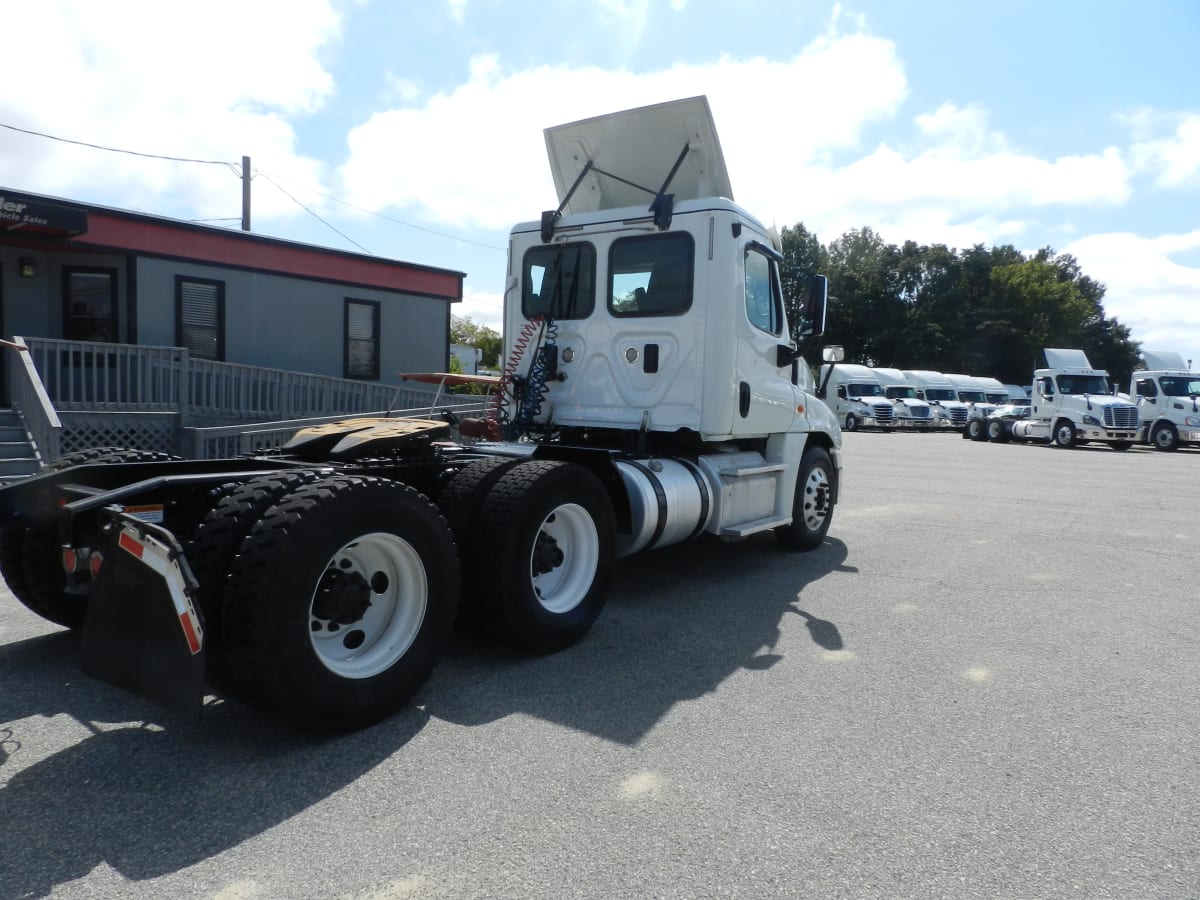 2017 Freightliner/Mercedes CASCADIA 125 673777