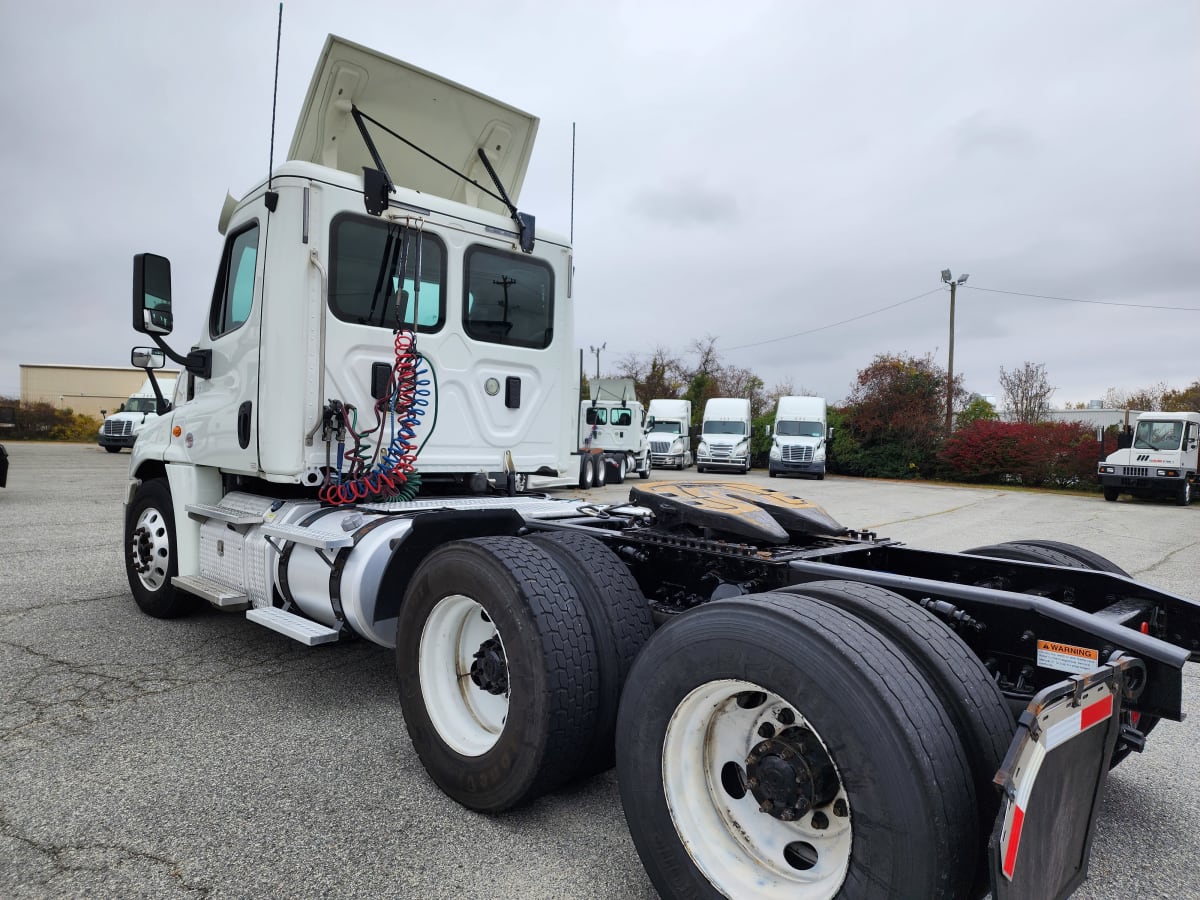 2017 Freightliner/Mercedes CASCADIA 125 673780