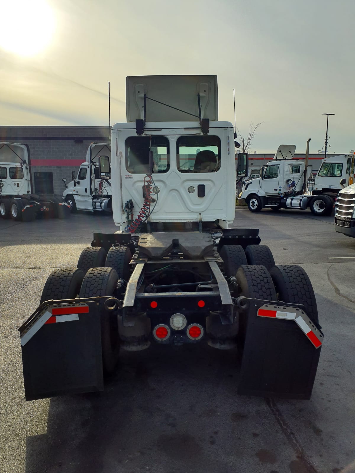 2017 Freightliner/Mercedes CASCADIA 125 673788