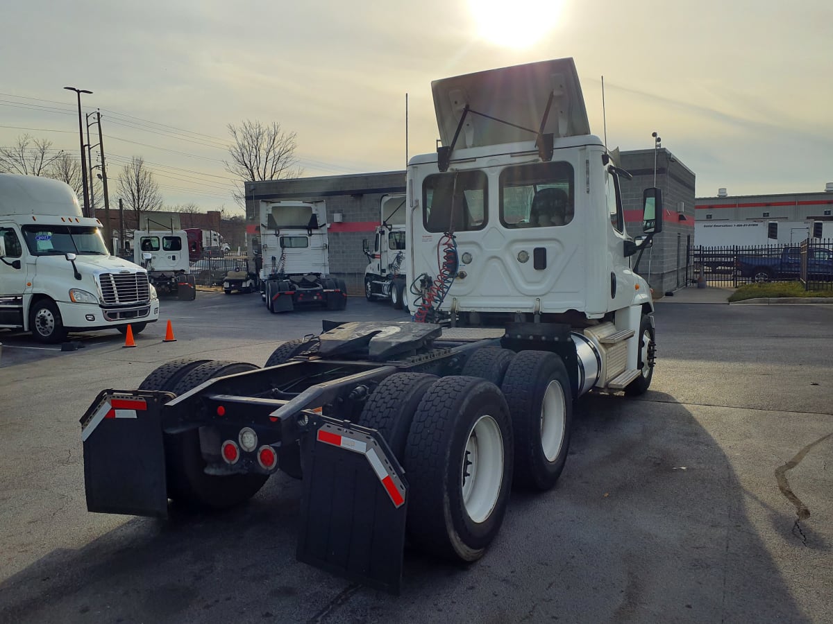 2017 Freightliner/Mercedes CASCADIA 125 673788