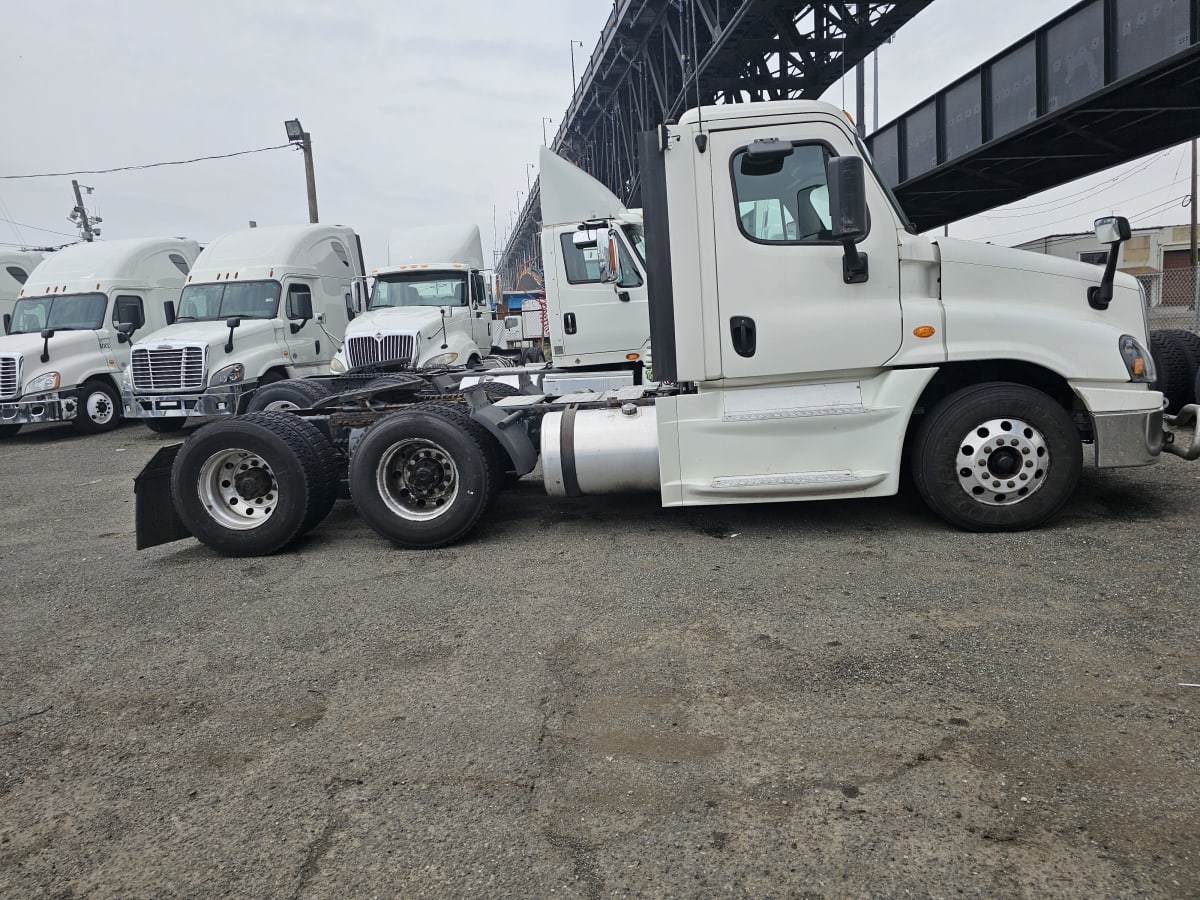 2017 Freightliner/Mercedes CASCADIA 125 674003