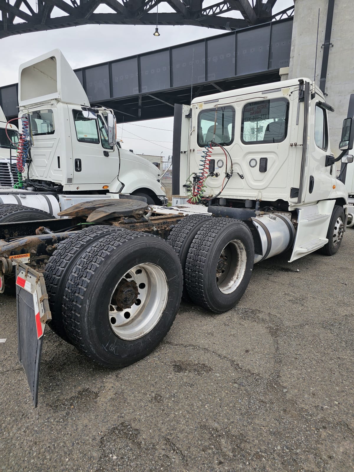 2017 Freightliner/Mercedes CASCADIA 125 674003