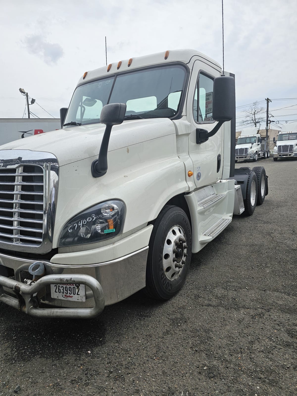 2017 Freightliner/Mercedes CASCADIA 125 674003