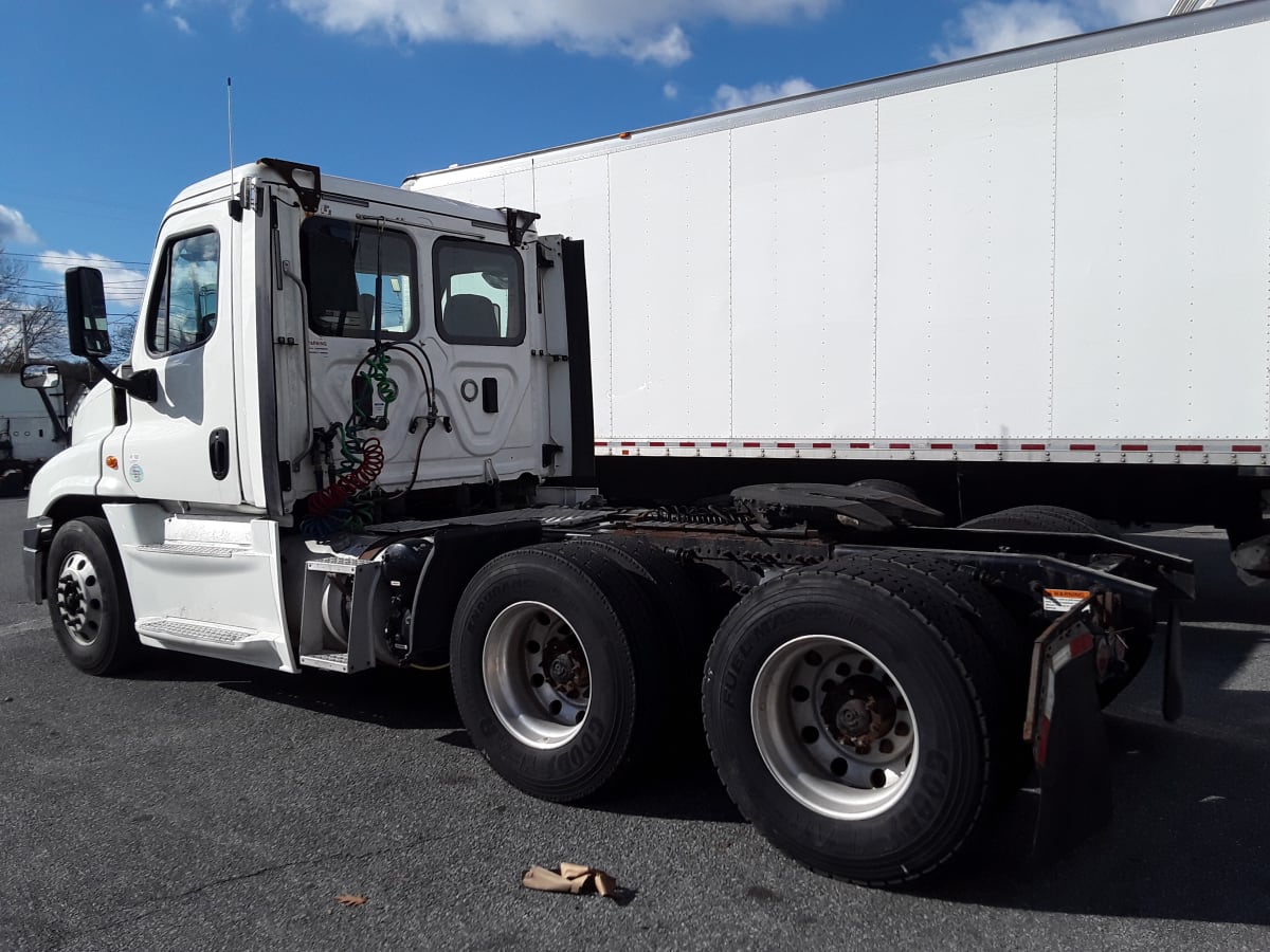 2017 Freightliner/Mercedes CASCADIA 125 674004