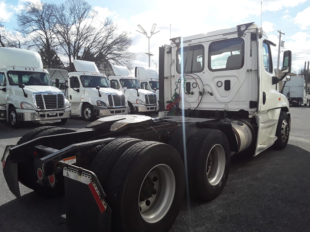 2017 Freightliner/Mercedes CASCADIA 125 674004