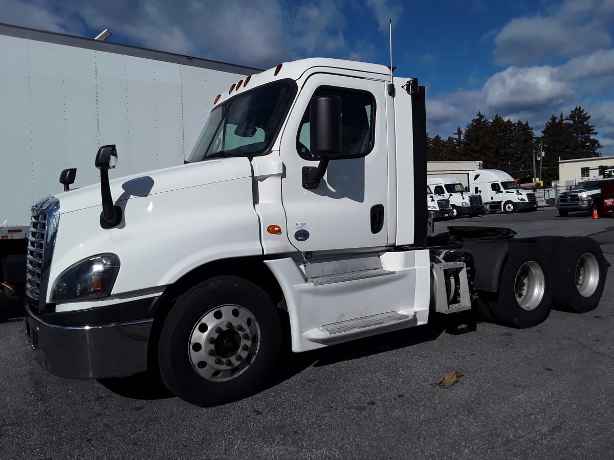 2017 Freightliner/Mercedes CASCADIA 125 674004