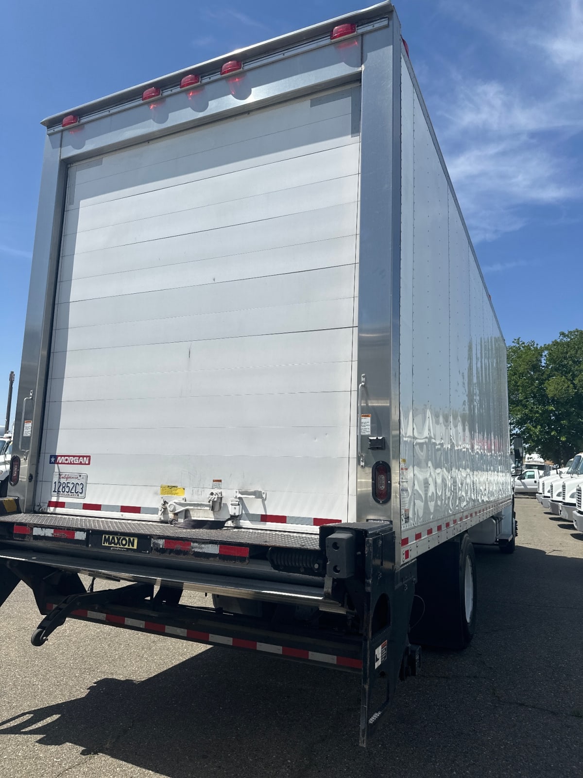 2017 Freightliner/Mercedes M2 106 674018