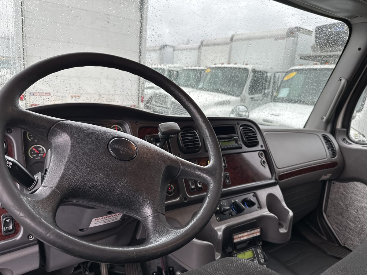 2017 Freightliner/Mercedes M2 106 674019