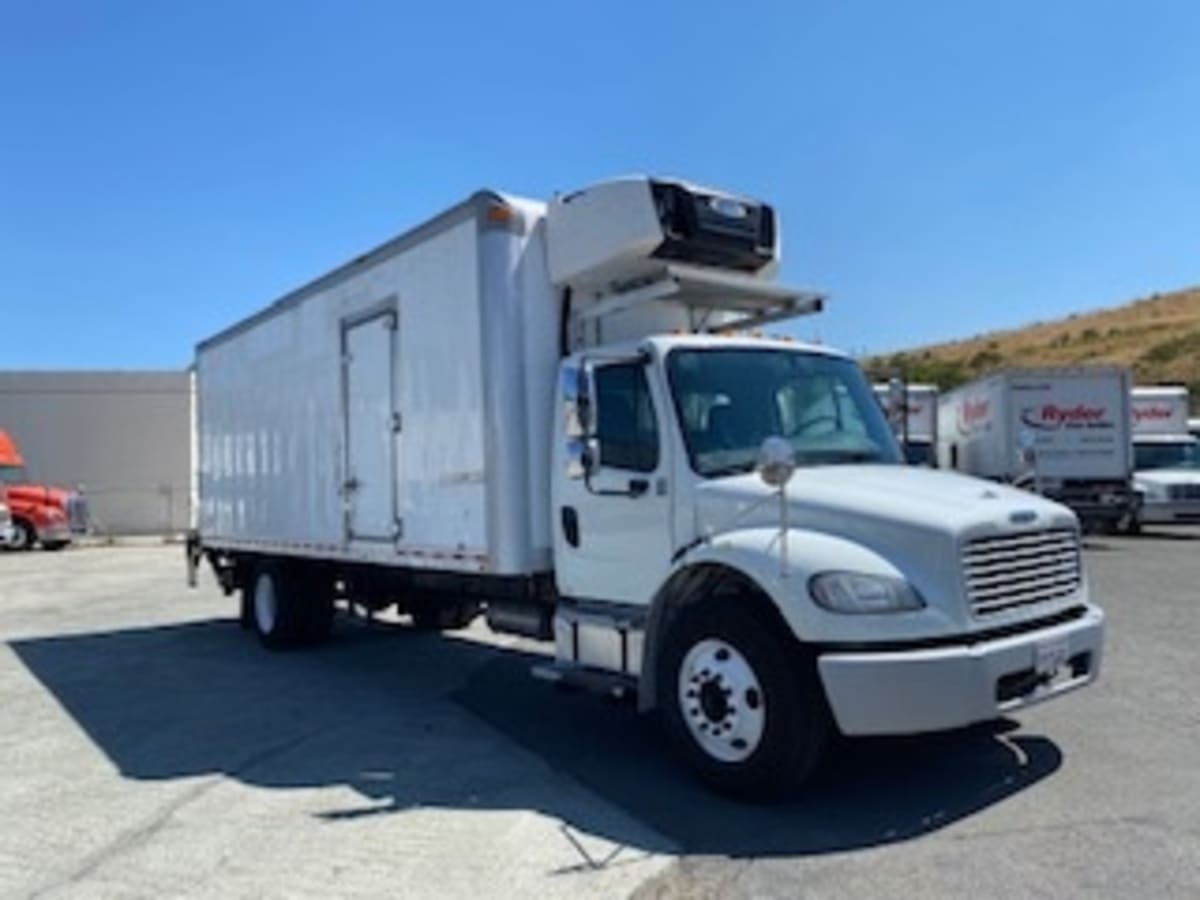 2017 Freightliner/Mercedes M2 106 674056