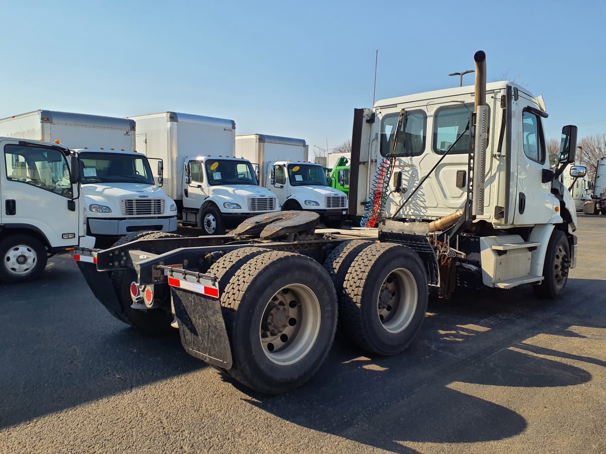 2017 Freightliner/Mercedes CASCADIA 113 674090