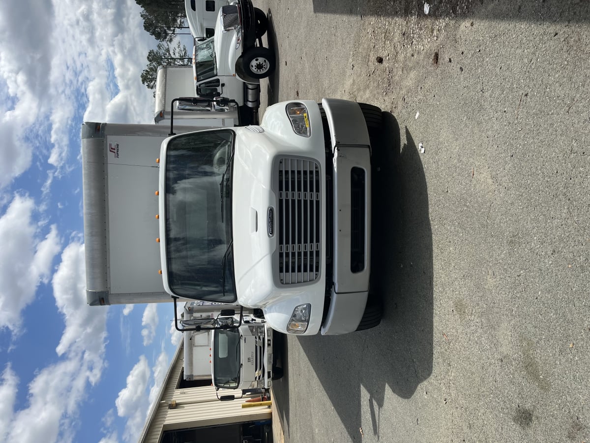 2017 Freightliner/Mercedes M2 106 674096