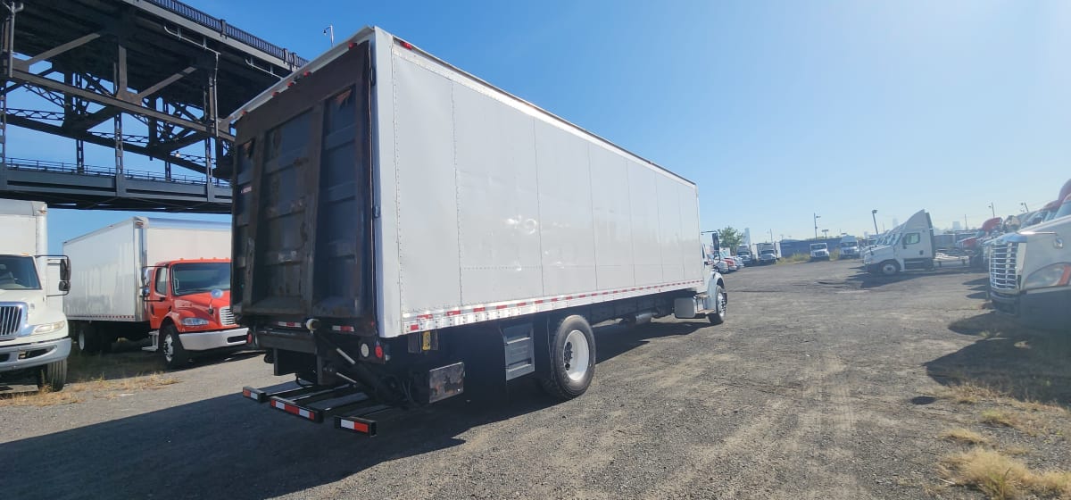 2017 Freightliner/Mercedes M2 106 674119