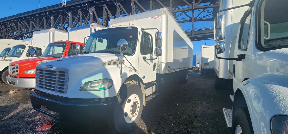 2017 Freightliner/Mercedes M2 106 674120